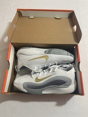 New Youth Size 6Y White Nike Isofly (GS) Basketball Shoes FN4384 100